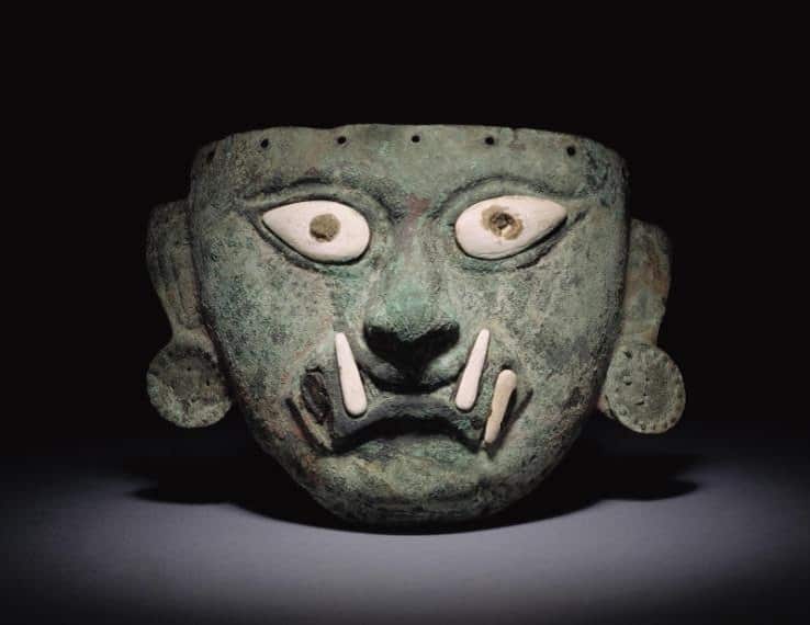 Masque funéraire représentant le visage d'Ai Apaec. Culture Mochica