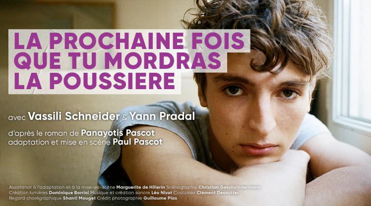 Affiche de La prochaine fois que tu mordras la poussière avec un portrait du personnage principal dans une atmosphère intimiste et contemporaine.